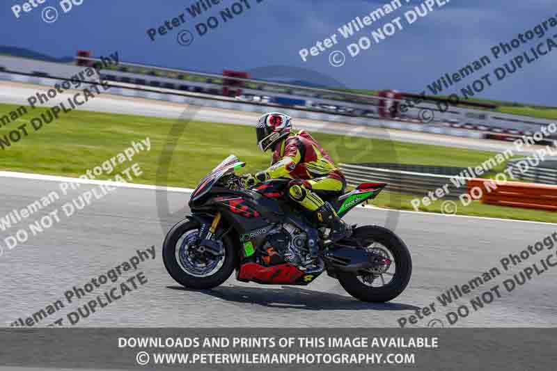 cadwell no limits trackday;cadwell park;cadwell park photographs;cadwell trackday photographs;enduro digital images;event digital images;eventdigitalimages;navarra;no limits trackdays;peter wileman photography;racing digital images;trackday digital images;trackday photos
